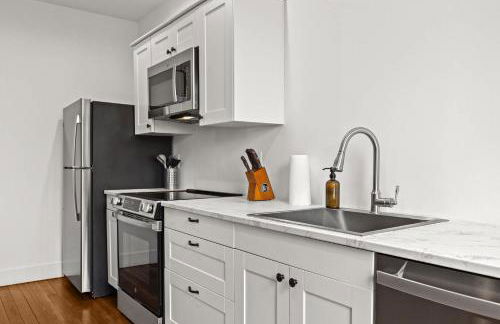 Cozy 2-Floor Home 5BR 3BA 2 Kitchens Backyard - Foto 60