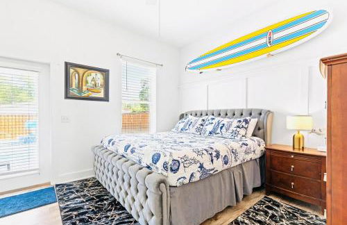 Lion of the Beach - Photo 24