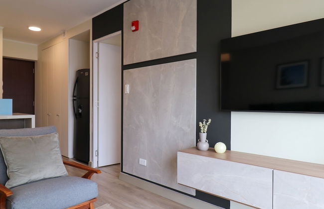 w Spectacular 2BR in the Heart of Miraflores - Photo 10