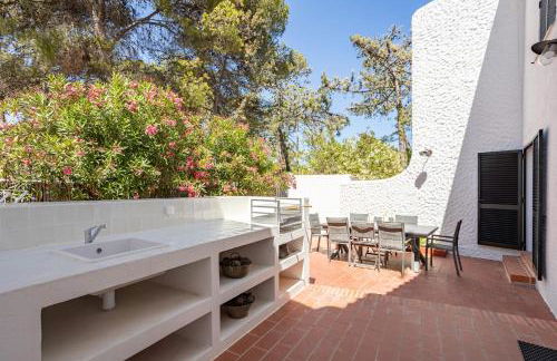 Moradia Tradicional no centro a 100m da Praia - Foto 2