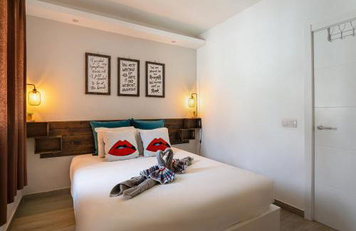 Modern Oasis with Sun & Style 3 Pools AC WiFi - Photo 15