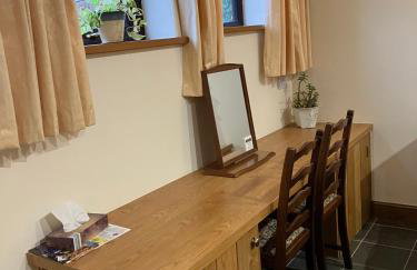 Cottage in Nuneaton - Sleeps 2 - Parking - Garden - Foto 7