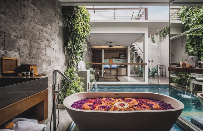 Ayona Villa Seminyak by Ini Vie Hospitality - Foto 37