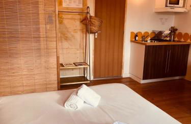 Villa Robs - Appartements tout confort, TV connectée, Haut débit, Localisation idéale - Courts séjours & Affaires - Foto 3