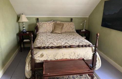 Luxurious Riverfront Cottage with a Hot Tub and a Fireplace near the Twin Lakes, Connecticut - Foto 52