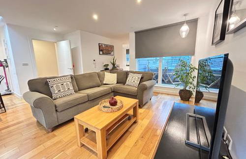 Split Level 3 Bedroom Top Floor Flat - Foto 26