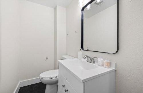 Buffalo Ridge - Hot Tub & Walk to Downtown - Foto 20