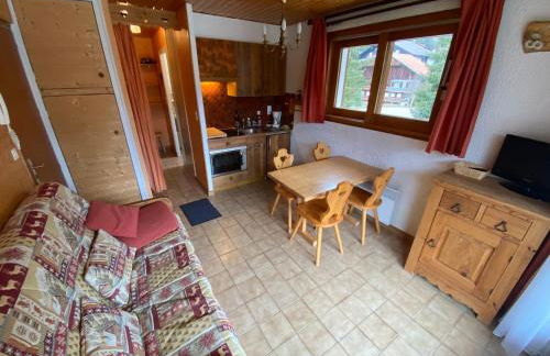 Studio 18m² proche pistes, balcon, parking - FR-1-692-54 - Foto 2