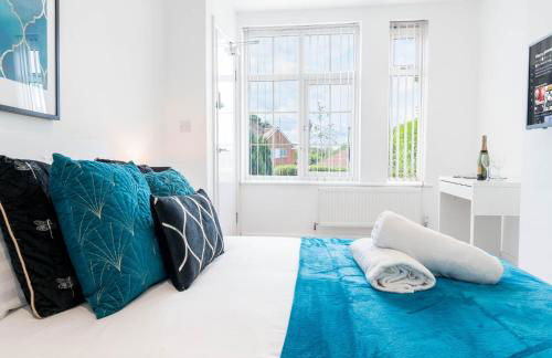 Four Bedroom House - Parking - Garden - Netflix 22C - Foto 24