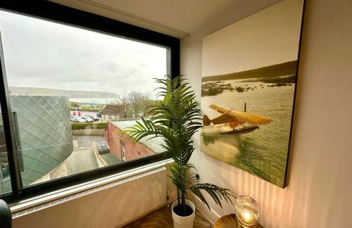 1 Min Walk to the Best Beach! Stunning New 2 Bedroom Apartment - Great Location - FREE Parking - Fast WiFi - Smart TV - sleeps up to 4! Close to Purbeck, Corfe Castle, Sandbanks, Poole & Bournemouth - Foto 8