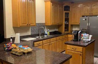 Luxury, modern, homely 4 bedroom house, close to city center, hospitals and shopping centers - Foto 21