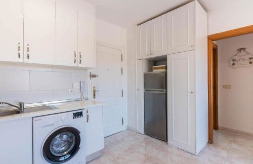 URBANIZACIÓN COPACABANA - La Manga del Mar Menor KM2 - Vistas a Mediterráneo Dormitorio doble y sofá-cama - Foto 9