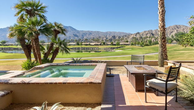 Moonshine by Avantstay Modern Stylish Estate w Bar Fire Pit Hot Tub 5 bd - Foto 4, Habitación