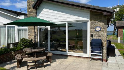 VALLEY VIEW self-catering coastal bungalow in rural West Wight - Foto 1