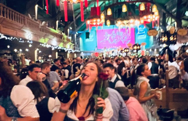 Oktoberfest Tour All in Tischreservierung mit 2 Fahrgeschäften - Foto 1