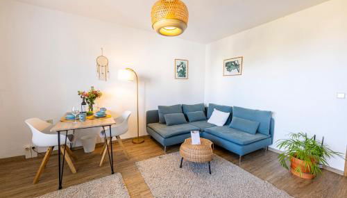 Große Wohnung mit Balkon, Waschmaschine und Smart TV - Foto 2