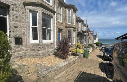Spacious Home Near Seafront & Train Station 5 Bed Sleeps 10- Central Penzance - Foto 44