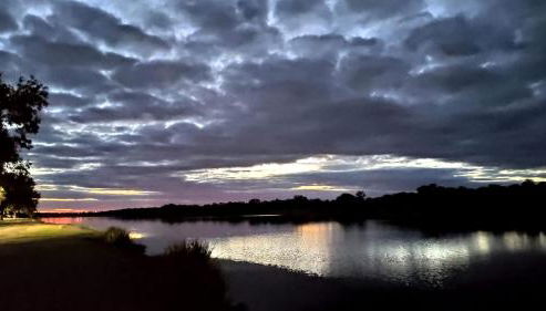 Amazing Glamping Vacations in this Riverside Cottage in Llano, Texas - Foto 3