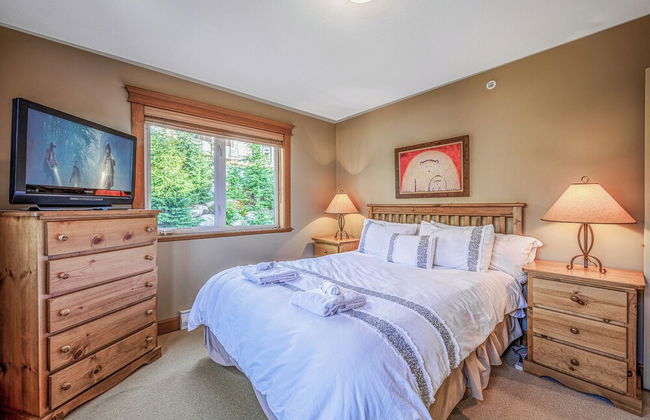 Treetop Getaway Ski In and Out Sleeps 10 - Foto 5