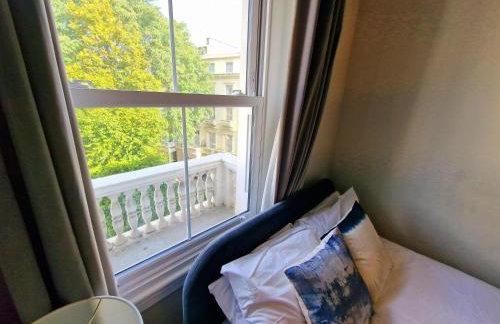 Gorgeous Hyde Park Home with Lift-Elevator Access & Nice View - Foto 23