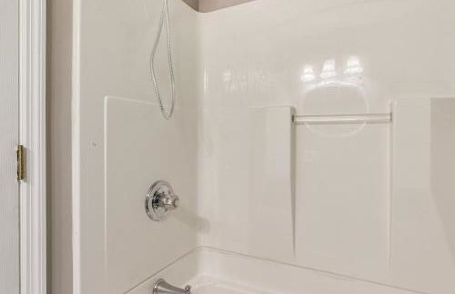 Spacious Home with Patio Near SC State and Claflin - Foto 12