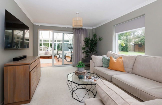 Stylish 4 Bed Home Close to Beach - Foto 8