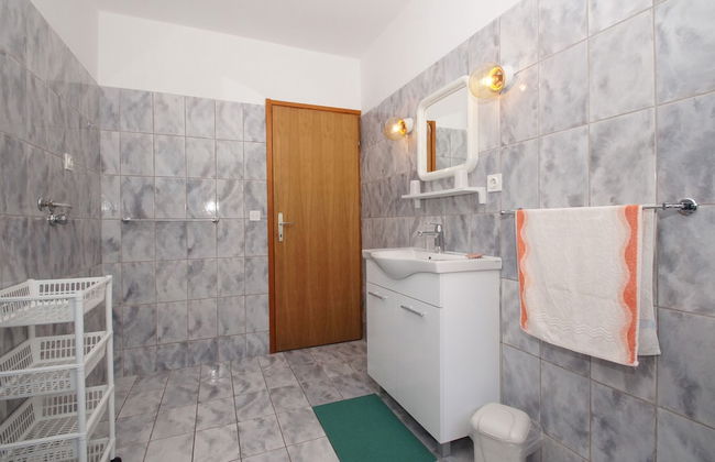 South Island Apartments - Photo 32