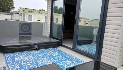 Serenity - Luxury Hot Tub, Sunnymede, Fantasy Island, Ramped Access, Parking, 2 dogs max - East Coast Holidays - Foto 2