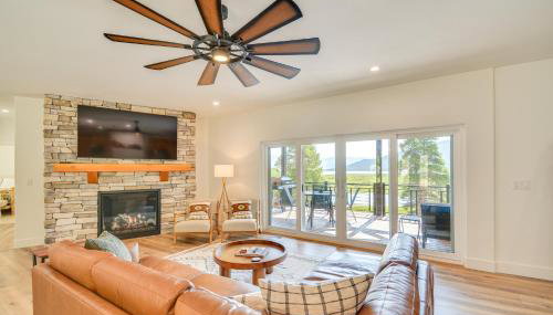 2 Mi to Lake Stunning Twin Lakes Home with Deck - Foto 2