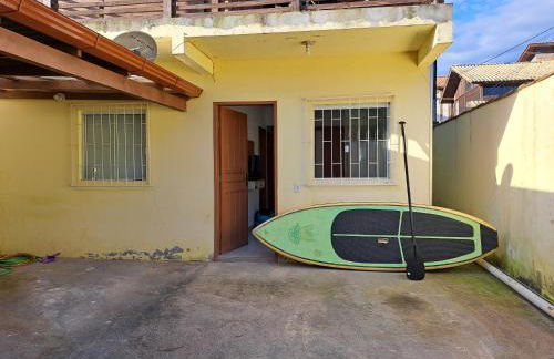 Casa com trilha para praia 2 quartos com garagem privativa - Foto 1