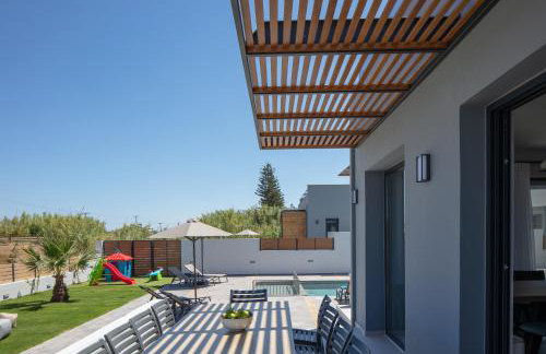 Sunnyside Villas, Just Steps to the Beach & Restaurants, By ThinkVilla - Photo 48