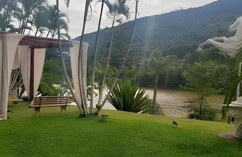 Espaçoso Flat com Varanda no Cavalinho Branco - Foto 22