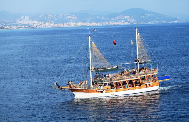 Paseo en barco relajante por la costa de Alanya con almuerzo y bebidas - Foto 5