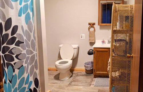 Charming Houghton Lake Cottage with Backyard! - Photo 4