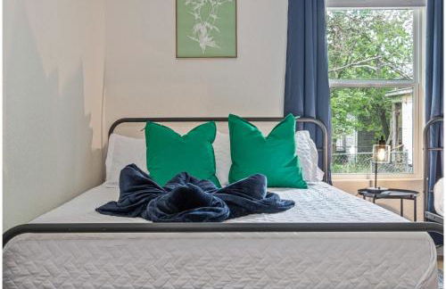 Vibrant 4BR3BA Oasis Near Happy Downtown - Foto 27