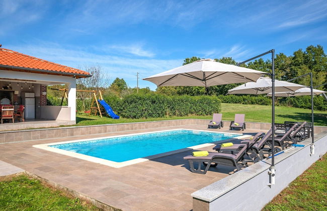 Detached Holiday Home With Swimming Pool, Near the Beach - Foto 27