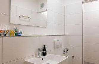 Munich Large Apartment 145 qm and 5 Bedrooms with Roof Terrace in centrally located 1 to 14 Guests - Foto 36