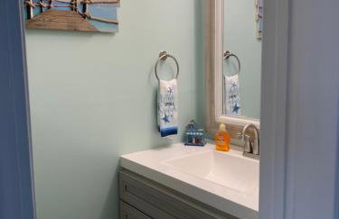 Beach access close to Walmart, Bowling,skating and Game room - Photo 31