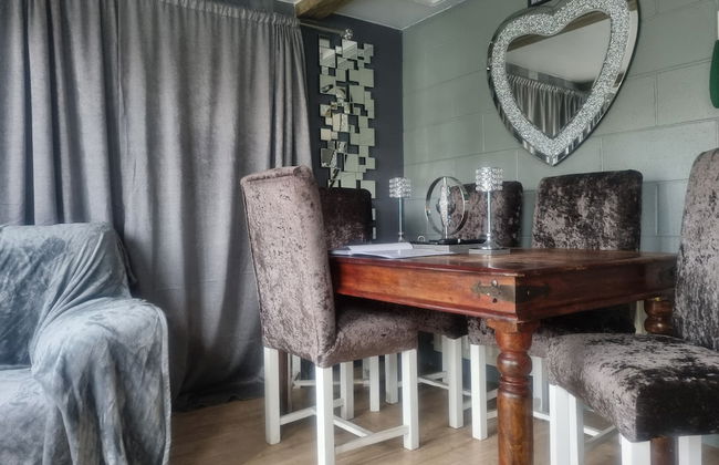 Angela's Hideaway - 2 Beds - Hot Tub - Sauna - Foto 24