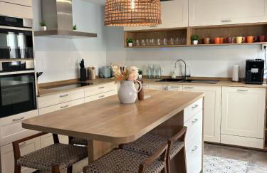 Luxury Villa with Panorama View and Heated Pool - Photo 50