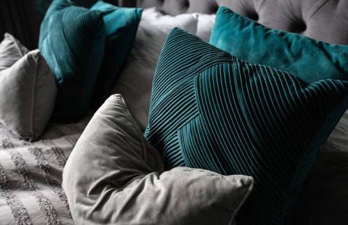 City home with parking and garden- pet friendly - Photo 63