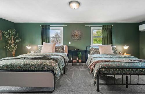 Spacious 4 Bedroom Sleeps 10 with Sauna and Hot Tub - Foto 36