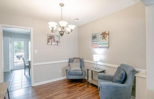 Enchanting Forestwood Retreat - Foto 13