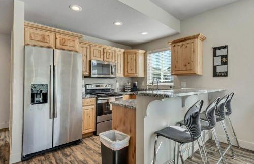 Hill Field 3 by CDH - Photo 2