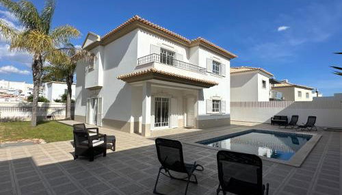 Villa Alcantarilha - Photo 1