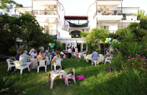 Heracles Guesthouse - Photo 65