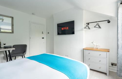 Tettenhall Lodge Studio - Photo 15