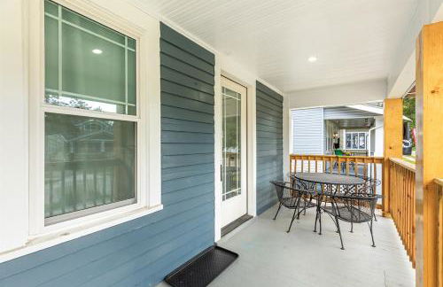 Spacious 4BR Home by Dtown Royal Oak - Photo 11