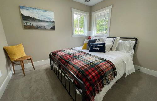 Romantic Cozy Cabin Walk to lake Hot tub Bikes Kayaks Grill - Foto 32