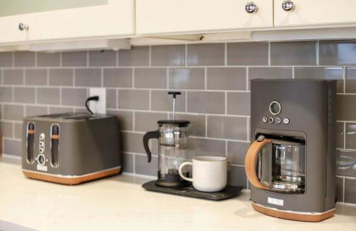 Zen Haus* Lavish Getaway w/ Gym, Sauna, Hot Tub - Foto 42